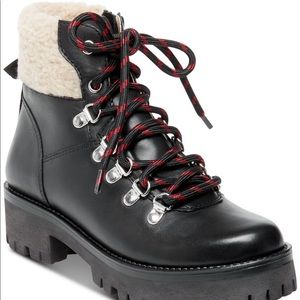 ✨SALE ✨Women’s Steve Madden boots